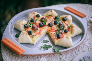 当榴莲遇见凤梨——花轮水果花样pizza（这是我吃过最有颜有品的水果披萨）的做法 步骤28