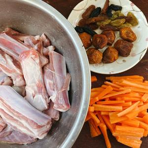 电饭锅版羊肉抓饭的做法 步骤1