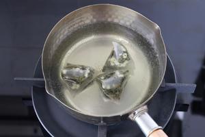 桃?桃乌龙茶冻（茶香桃味浓）的做法 步骤2