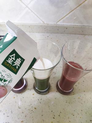 桑葚&草莓&抹茶果冻撞奶的做法 步骤7