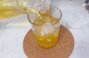 蜜瓜乌龙冰茶，果肉多汁~甜蜜一夏的做法 步骤8