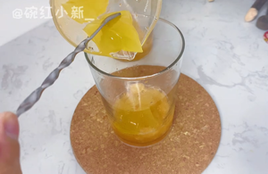 蜜瓜乌龙冰茶，果肉多汁~甜蜜一夏的做法 步骤7