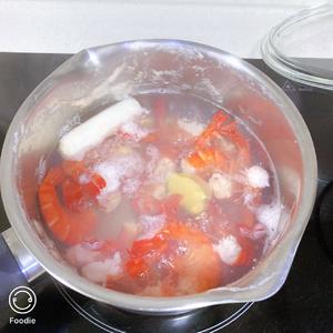 生、熟两种口味的泰式柠檬酸辣虾（含不开背抽虾线视频）的做法 步骤6