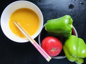 素包2-柿子椒西红柿鸡蛋馅的做法 步骤3