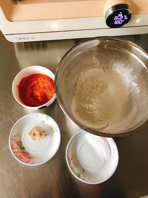 新年里，做个橘子馒头吃吃吧，新的一年大吉大利的做法 步骤1