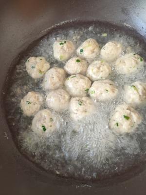 大白菜烧自制口感Q弹肉丸子的做法 步骤6