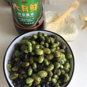 经典本帮菜：咸瓜煸毛豆/酱瓜炒毛豆的做法 步骤9