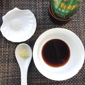 经典本帮菜：咸瓜煸毛豆/酱瓜炒毛豆的做法 步骤6