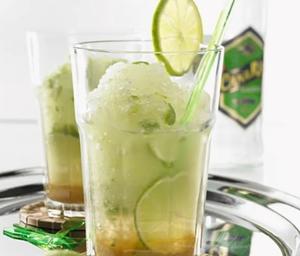 巴西甘蔗酒(Caipirinha)(缤纷夏日)的做法 步骤2