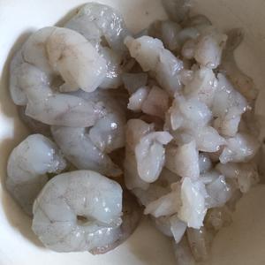 荸荠虾仁鲜肉馄饨的做法 步骤2