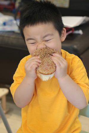 早餐/中西结合:小美荸荠土豆饼汉堡?的做法 步骤9