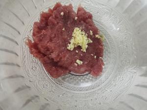 马蹄蒸肉饼的做法 步骤2