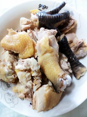 菱角鸡汤的做法 步骤4
