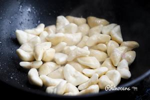 【茉莉薏米烧菱角】养颜养生的创意吃法的做法 步骤5