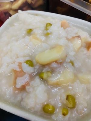 菱角绿豆粥的做法 步骤5