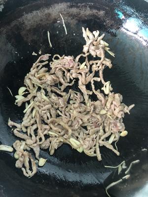 芹菜肉丝炒香干的做法 步骤5