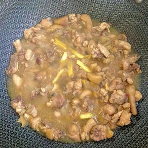爆炒鸡肉芹菜的做法 步骤4