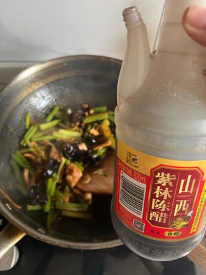 芹菜炒肉丝的做法 步骤9