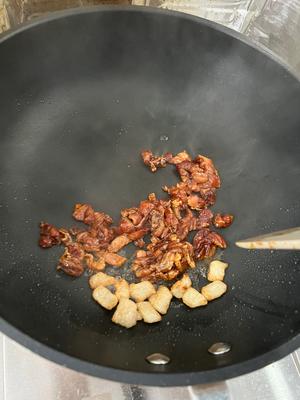 爆炒下饭湘菜系列（五）懒人芹菜炒肉（醴陵小炒肉）的做法 步骤3