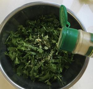 芹菜叶麦饭的做法 步骤5