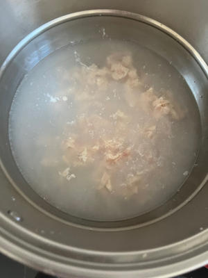 芹菜鸡肉丁包子的做法 步骤5