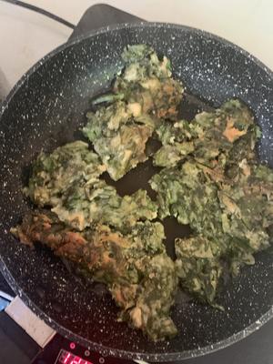 手把手教学：芹菜叶煎饼的做法 步骤9