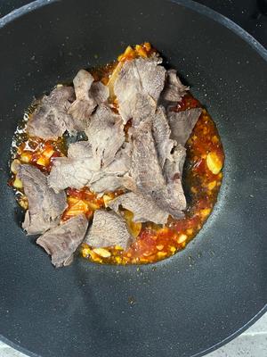 青菜烧牛肉的做法 步骤4