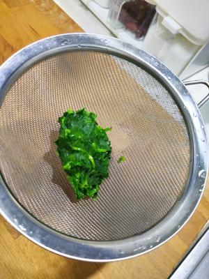 芹菜叶鸡蛋饼(芹菜叶不要丢了！！)的做法 步骤4
