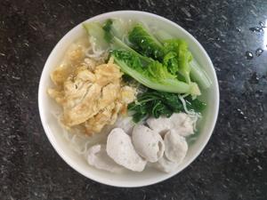 鸡蛋肉丸青菜汤面的做法 步骤12