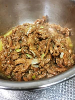 圆白菜牛肉炒饭的做法 步骤5