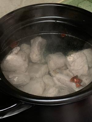 减脂排骨白菜豆腐粉丝汤的做法 步骤4