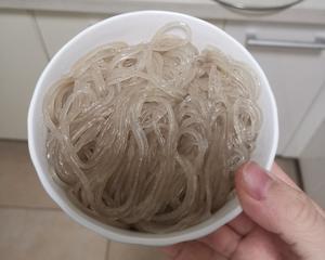 炒合菜（绿豆芽炒韭菜）的做法 步骤9
