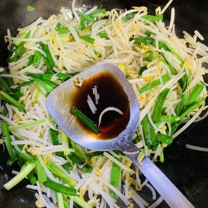 素炒合菜（豆芽韭菜炒鸡蛋）的做法 步骤9