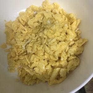 最简单的发面韭菜盒子的做法 步骤1
