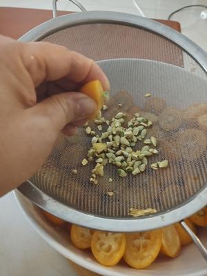 金桔果脯的做法 步骤2