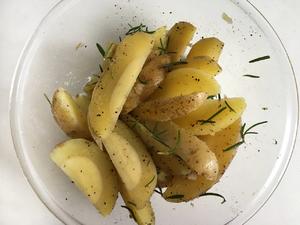 迷迭香烤马铃薯|美味小零食的做法 步骤5