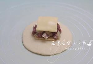 『美味咸香』椒盐土豆香肠花花包的做法 步骤6