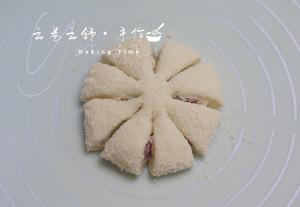 『美味咸香』椒盐土豆香肠花花包的做法 步骤9