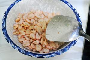 韭菜炒河虾，鲜美极了！一定要试一次的做法 步骤7