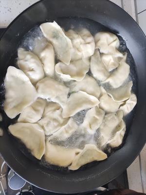 韭菜鸡蛋水饺的做法 步骤21