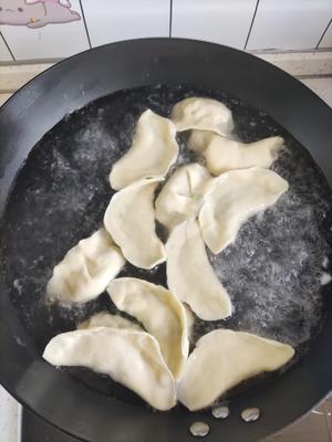 韭菜鸡蛋水饺的做法 步骤22