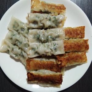 历史上包法最简单的锅贴～没有之一 韭菜虾仁馄饨皮锅贴的做法 步骤17