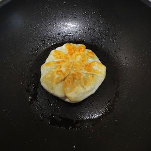 韭菜鸡蛋馅饼（手抓饼皮）的做法 步骤6