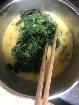 菠菜炒鸡蛋的做法 步骤6