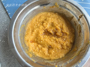 紫薯芋泥咸蛋黄软欧包的做法 步骤7