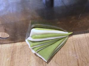 【菠菜双色花卷】馒头的花样的做法 步骤10