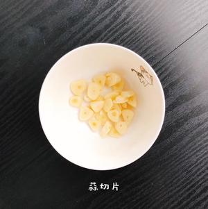 西兰花炒虾仁?的做法 步骤5