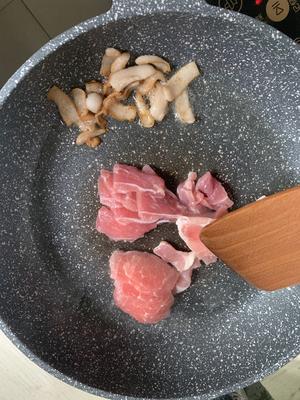 家常胡萝卜炒肉的做法 步骤6