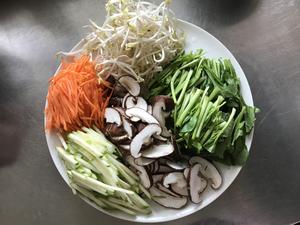 超美味的韩国拌饭的做法 步骤2