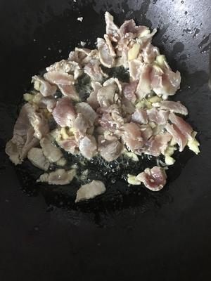 杏鲍菇胡萝卜炒肉的做法 步骤4